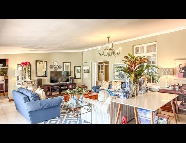 5 BEDROOM FREESTANDING FOR SALE IN SHORTENS COUNTRY ESTATE